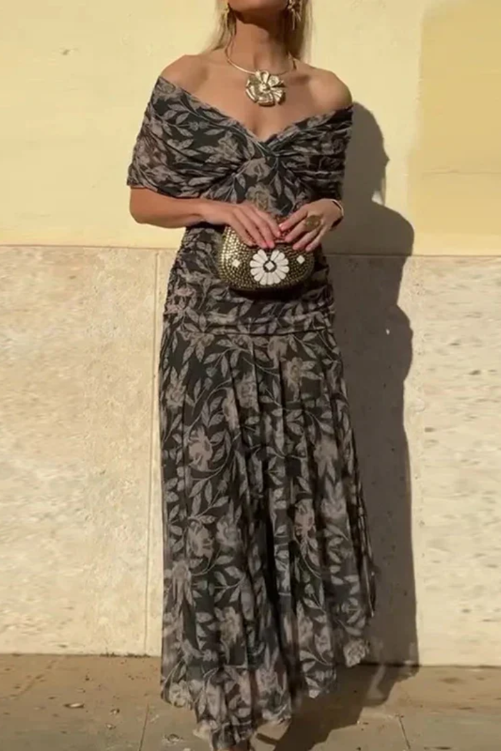 Helodia | Elegant Dress With V-Neckline