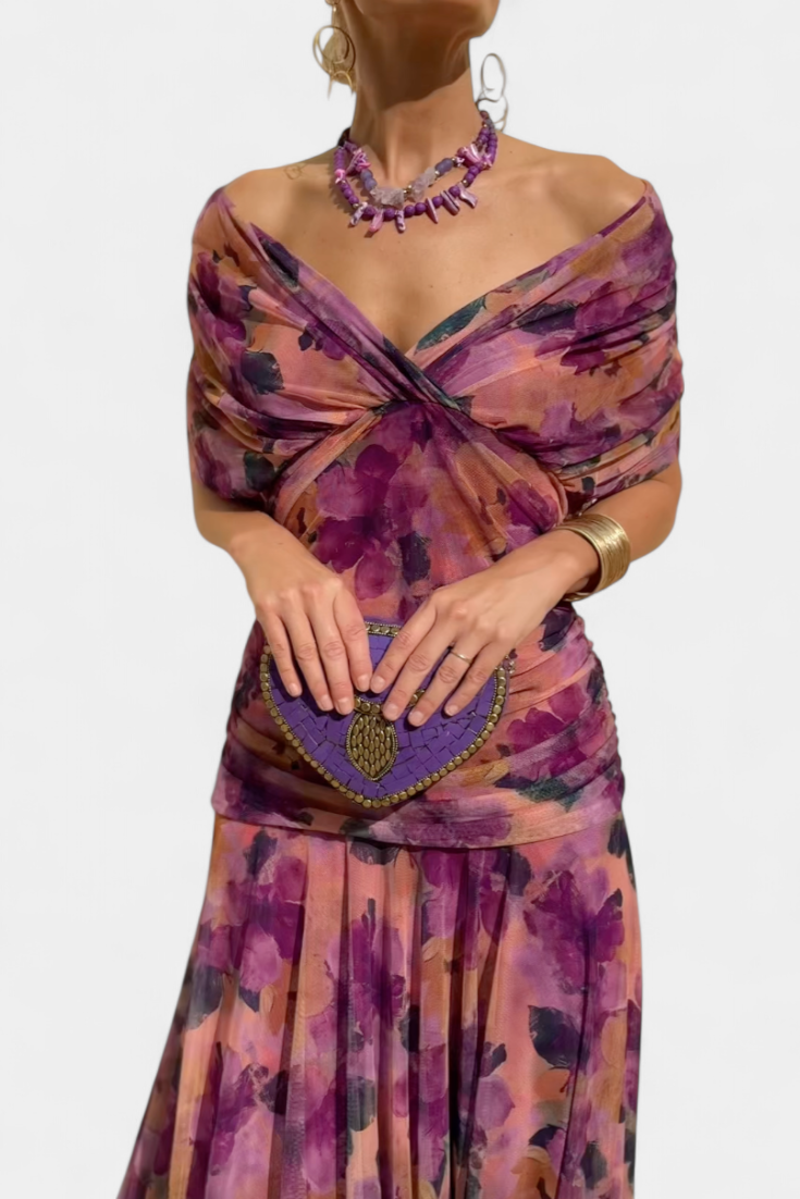 Helodia | Elegant Dress With V-Neckline