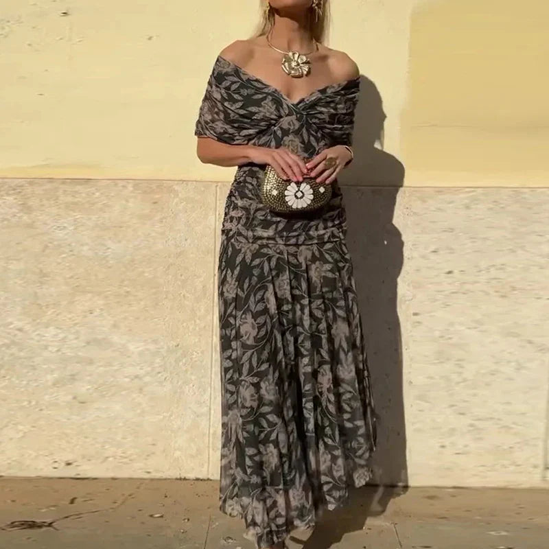 Helodia | Elegant Dress With V-Neckline