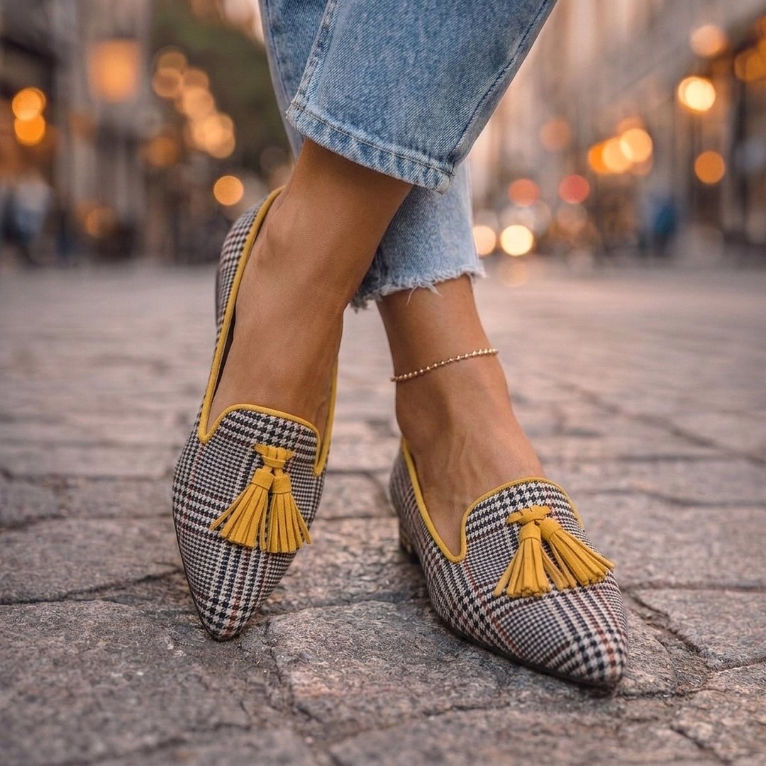 Demelza | Pointed Flats