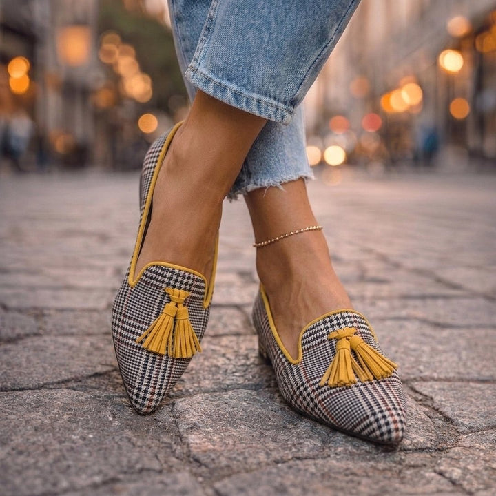 Demelza | Pointed Flats
